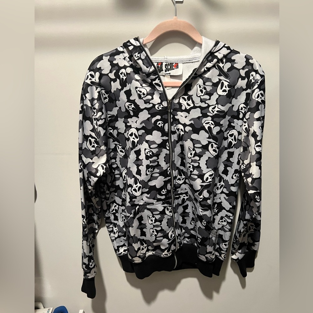 Scream Full Zip Hoodie size M
